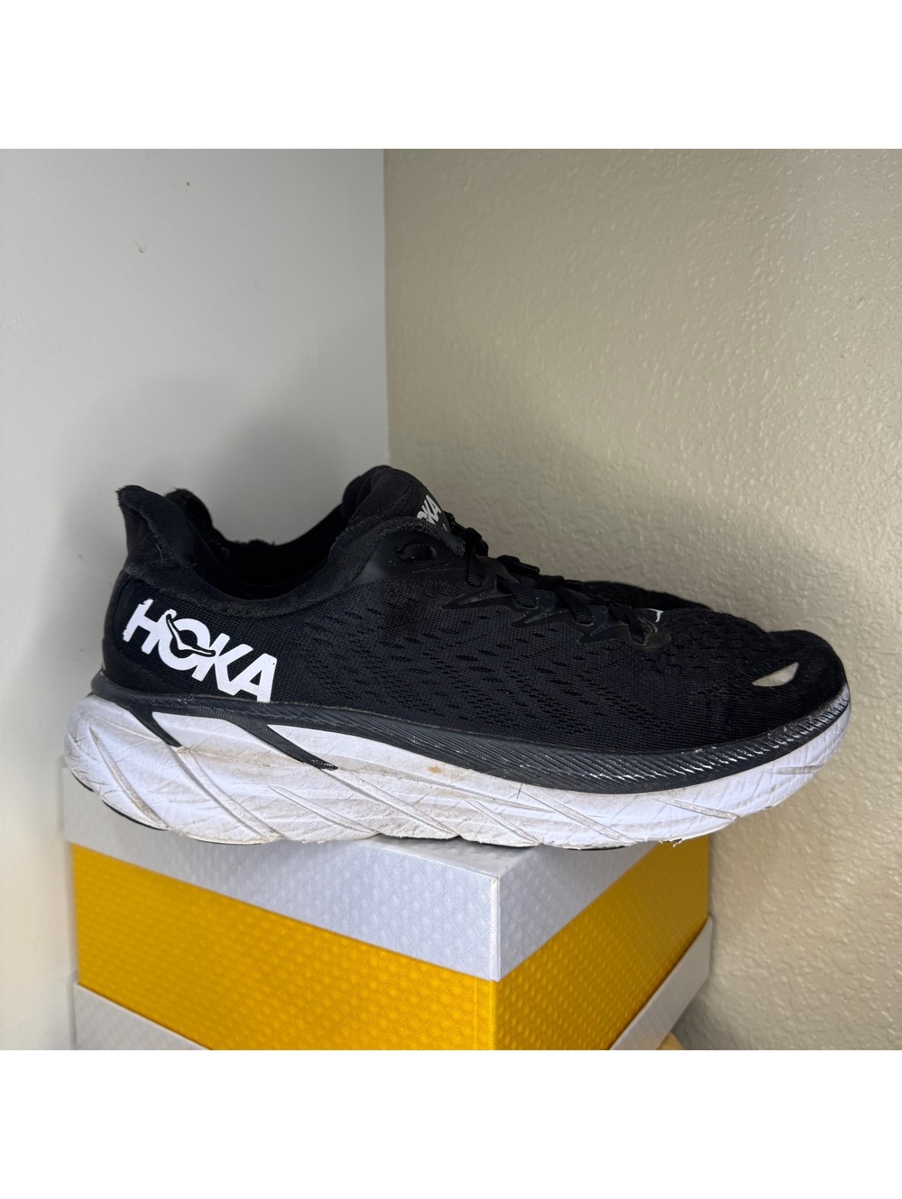 HOKA Clifton 8 Black White Men’s 11D Running Shoes | Worn